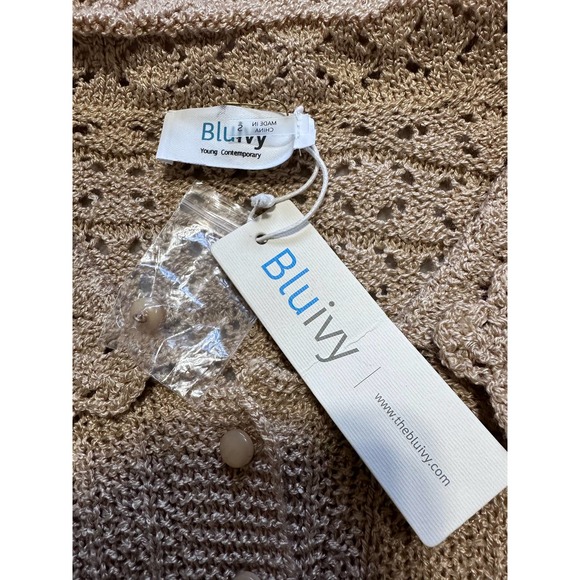 NWT Bluivy Tan Crocheted Button Front Polo Sweater Size S - Picture 4 of 5